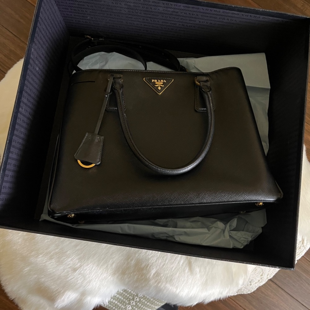 Genuine Prada Saffiano Galleria Tote - Picture 10 of 16